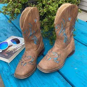 Girls cowgirl boots